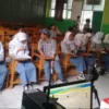 Dinas Dukcapil Bandung Barat saat melakukam perekaman KTP-el untuk pemilih pemula. Dok Disdukcapil KBB