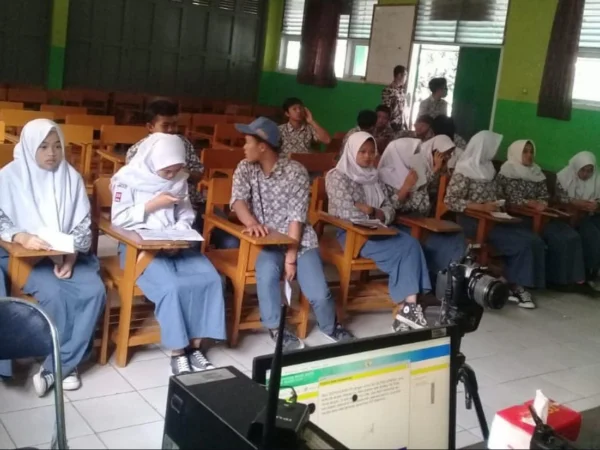 Dinas Dukcapil Bandung Barat saat melakukam perekaman KTP-el untuk pemilih pemula. Dok Disdukcapil KBB