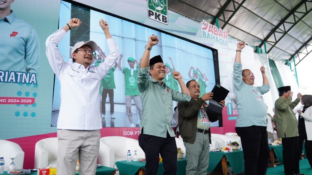 Kader Partai Kebangkitan Bangsa (PKB) Kabupaten Bandung siap bersatu untuk mengawal kemenangan pasangan calon Bupati dan Wakil Bupati, Dadang Supriatna-Ali Syakieb, pada 27 November 2024.