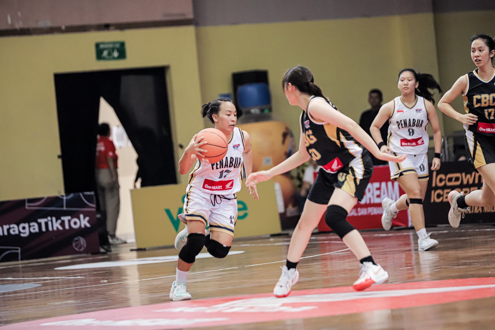 Potret putra-putri BPK Penabur Cirebon di laga perdana Honda DBL with Kopi Good Day 2024 West Java-East (Dok DBL)