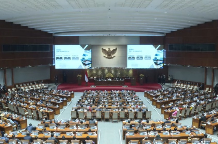 Rapat paripurna DPR RI yang digelar di Jakarta, Selasa (15/10/2024). (Tangkapan Layar YouTube/TVR Parlemen)