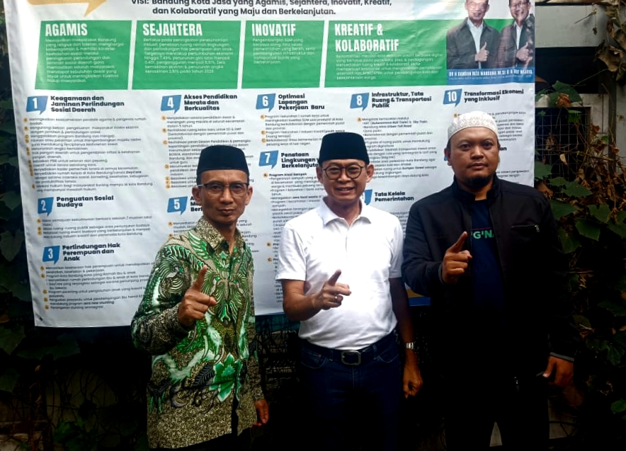 Calon Wali Kota Bandung Dandan Riza Wardana bersama sejumlah tokoh Bandung.