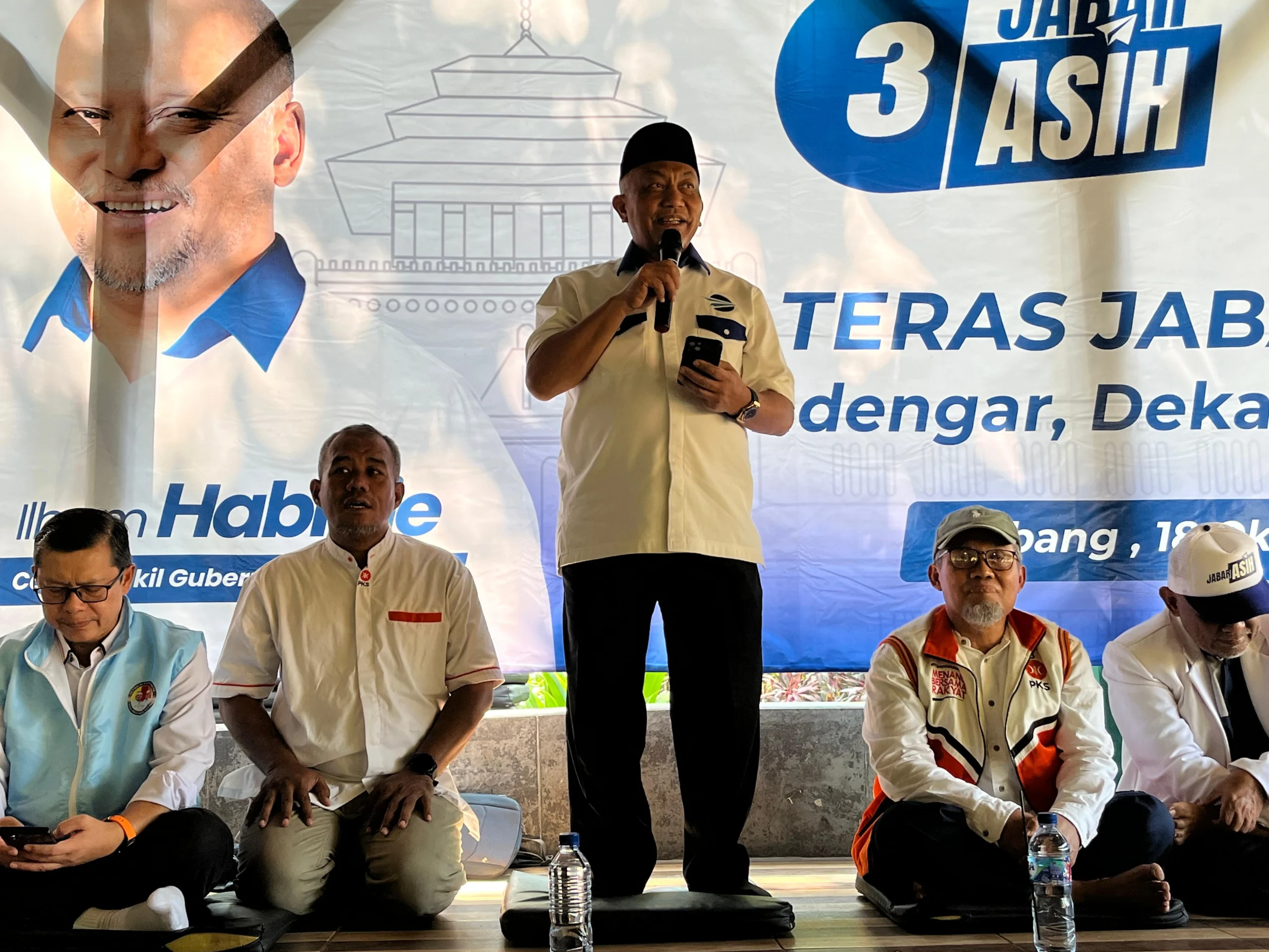 Pasangan Calon Gubernur dan Wakil Gubernur Jawa Barat nomor urut 3, Ahmad Syaikhu-Ilham Habibie (ASIH) berkomitmen untuk meningkatkan kesejahteraan para petani.