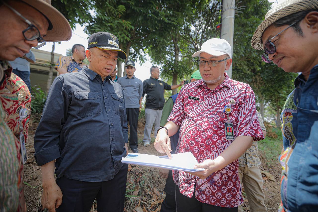 Pemerintah Kota (Pemkot) Bandung memetakan Kawasan Bandung Utara (KBU) yang bakal ditanami ribuan pohon.