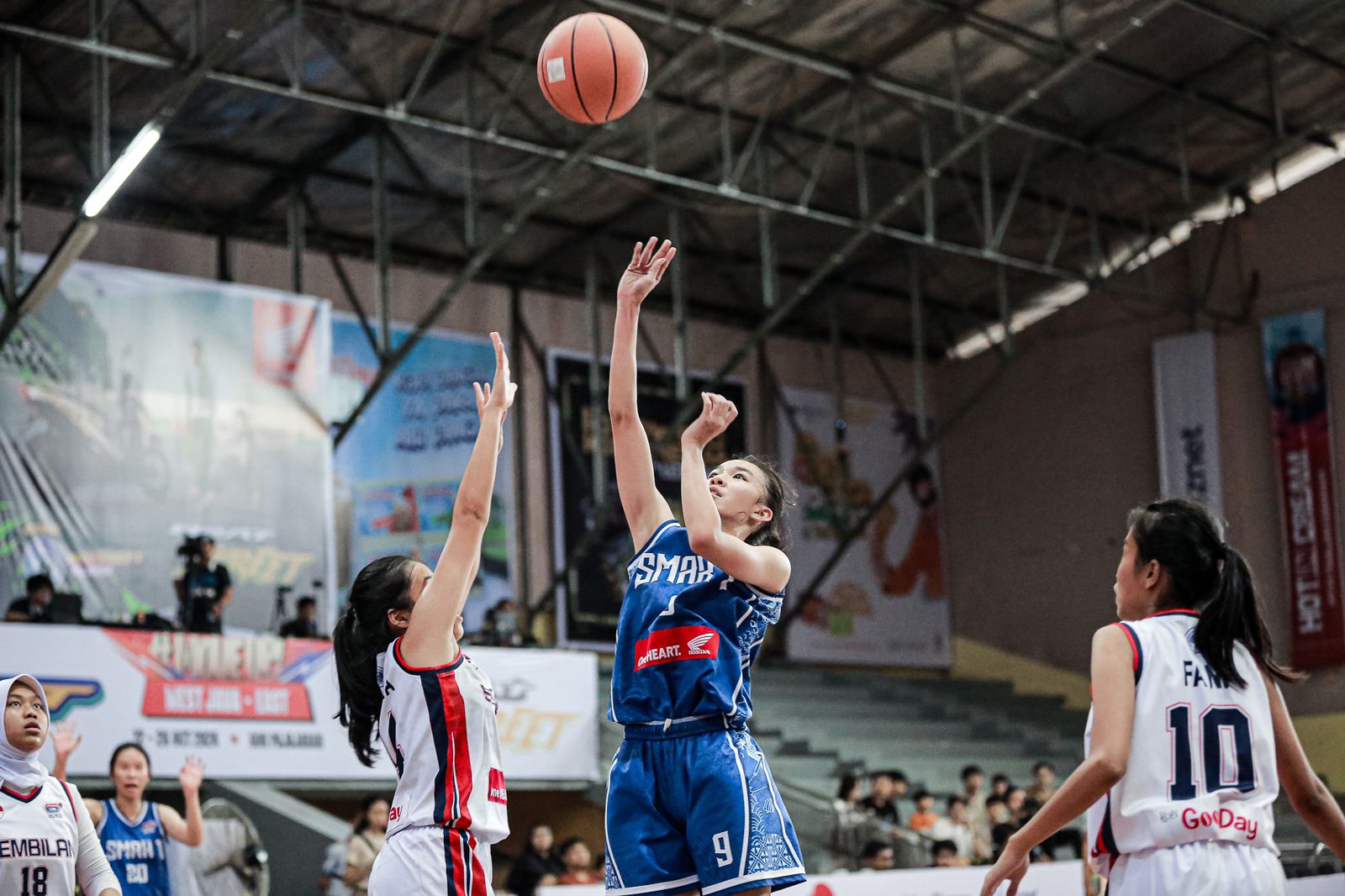 Dramatis, SMA 1 BPK Penabur Bandung berhasil tuntaskan perlawanan SMAN 9 Bandung di babak Fantastic Four (Dok DBL)