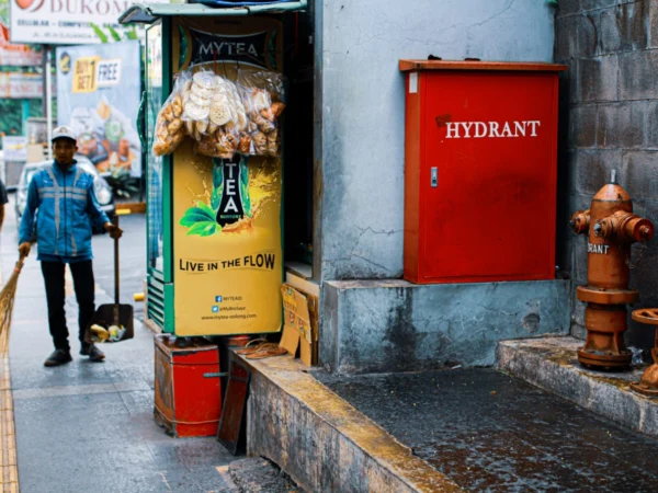 PENYUPLAI AIR: Salah satu hydrant yang tersedia di Kota Bandung. Kebakaran di Kota Bandung sering terjadi sementara keberadaan hidran banyak yang tidak berfungsi. (Dok. Jabar Ekspres.