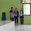 Tangkapan layar saat seorang pria yang diduga membawa isu Sara saat berkampanye di wilayah Lakbok, Kabupaten Ciamis belum lama ini.