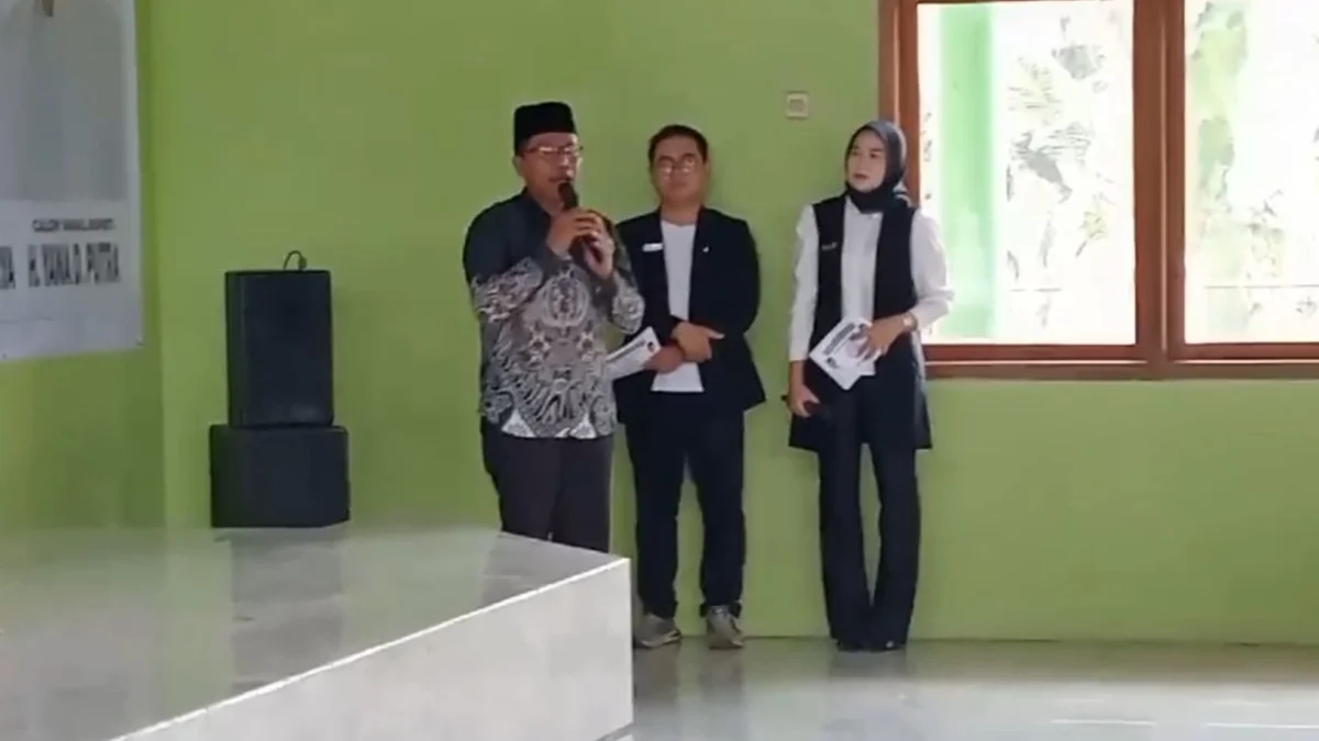 Tangkapan layar saat seorang pria yang diduga membawa isu Sara saat berkampanye di wilayah Lakbok, Kabupaten Ciamis belum lama ini.