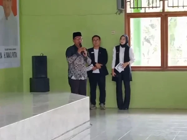 Tangkapan layar saat seorang pria yang diduga membawa isu Sara saat berkampanye di wilayah Lakbok, Kabupaten Ciamis belum lama ini.