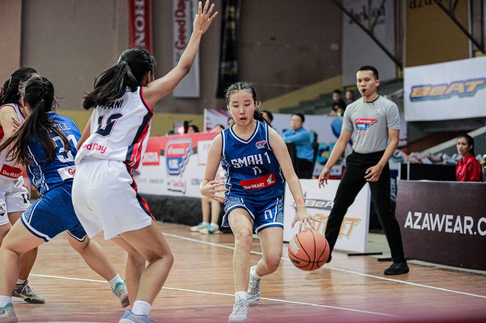 Referensi foto lain. SMA 1 BPK Penabur Bandung bakal menantang jawara tahun lalu, SMA BPK Penabur Cirebon di Final Party Honda DBL with Kopi Good Day 2024 West Java - East. (DBL)