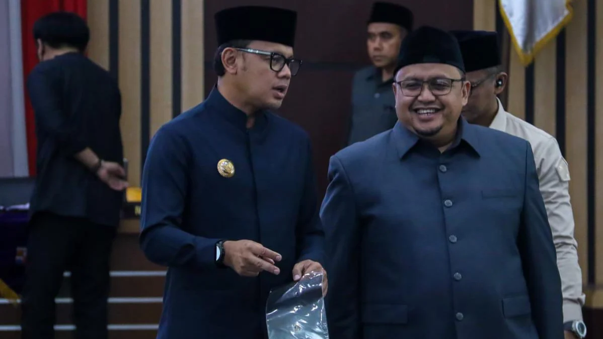 Wamendagri, Bima Arya bersama Atang Trisnanto. (Yudha Prananda / Jabar Ekspres)