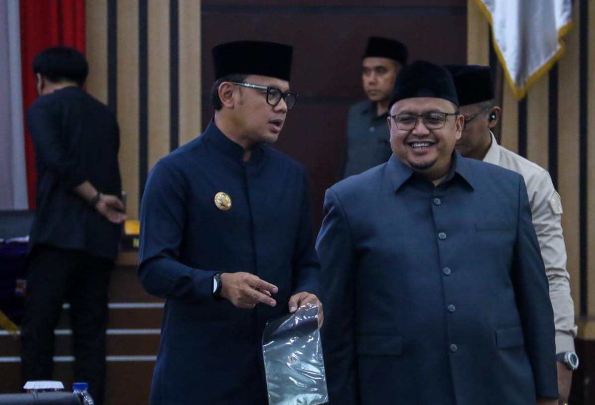 Wamendagri, Bima Arya bersama Atang Trisnanto. (Yudha Prananda / Jabar Ekspres)