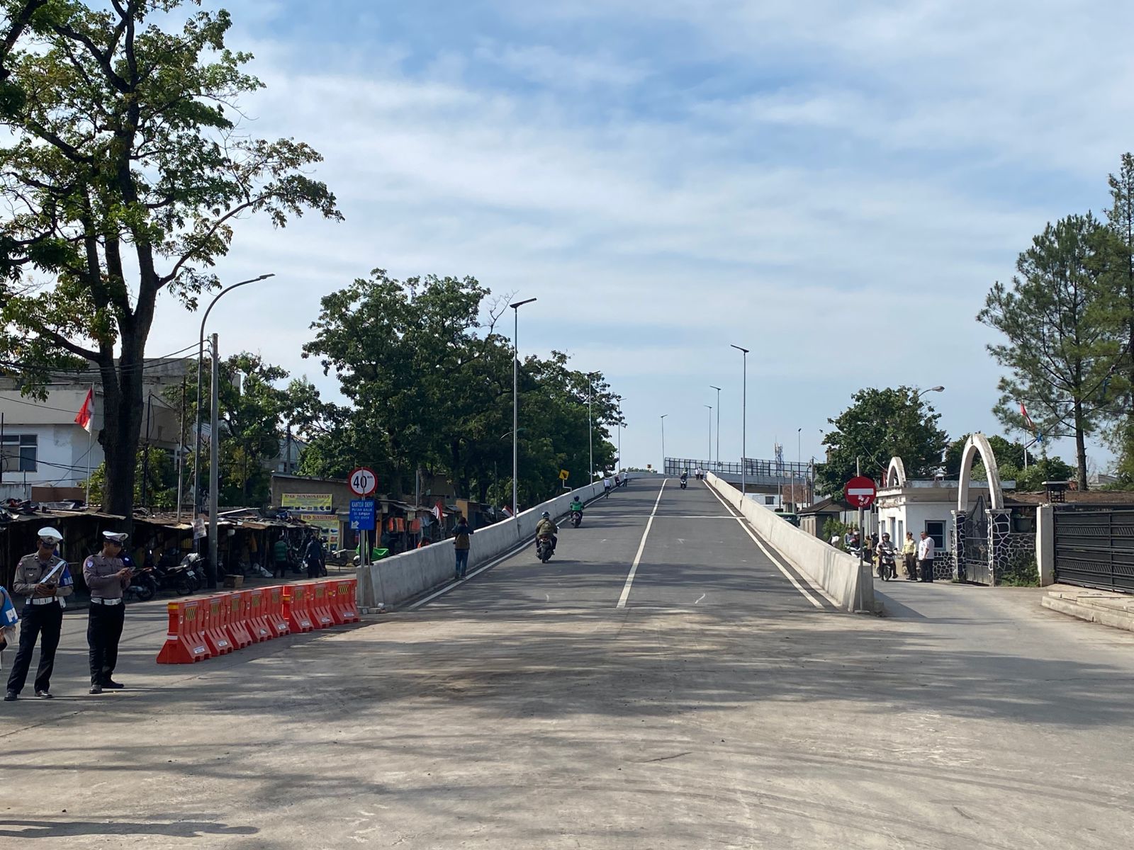 Situasi flyover atau jalan layang Ciroyom sudah bisa diakses masyarakat, pada Rabu (23/10). (Nizar/Jabar Ekspres)