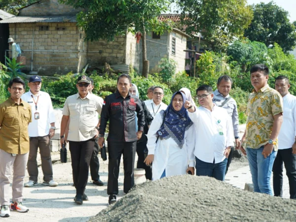 Jajaran Komisi III DPRD Kota Bogor saat melakukan sidak ke sejumlah titik di area Pasar Jambu Dua. (Foto: Humpro DPRD Kota Bogor)