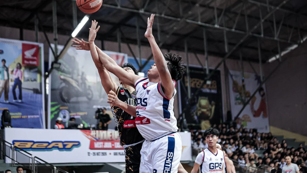 Pertandingan antara SMA Global Prestasi School melawan SMA Trimulia Bandung digelaran Honda DBL with Kopi Good Day 2024 West Java - Championship (DBL)