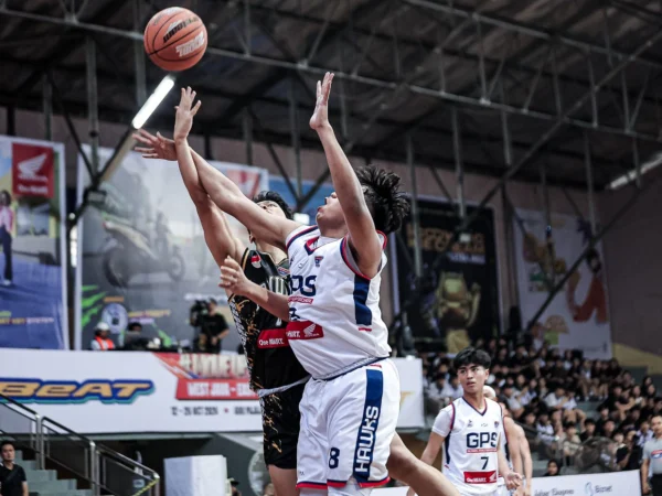 Pertandingan antara SMA Global Prestasi School melawan SMA Trimulia Bandung digelaran Honda DBL with Kopi Good Day 2024 West Java - Championship (DBL)