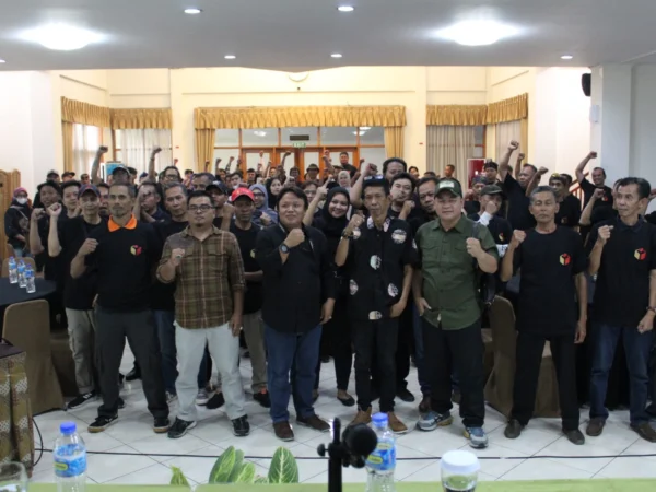 Sosialiasi Pengawasan Partisipatif Bawaslu bersama Dengan Sejumlah Seniman di Kota Cimahi (mong)