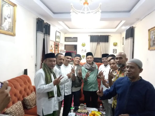 Owner Rumah Makan Padang Hingga Pengusaha Kain Dukung Pasangan Dadang Supriatna-Ali Syakieb