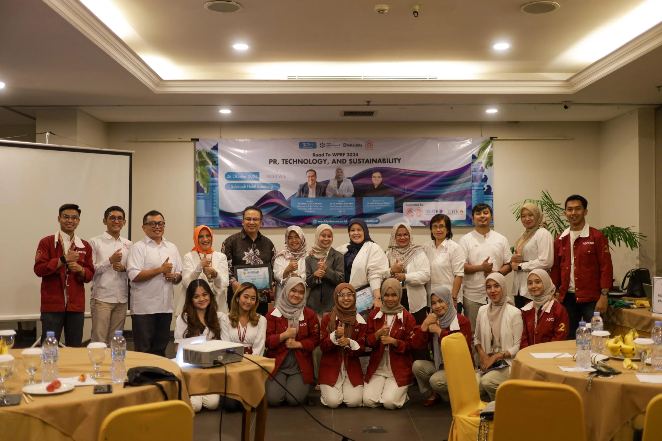 Badan Pengurus Cabang Perhumas Bandung bersama Perhumas Muda Bandung Gelar Road to WPRF 2024 dengan Tema "PR, Technology, and Sustainability”