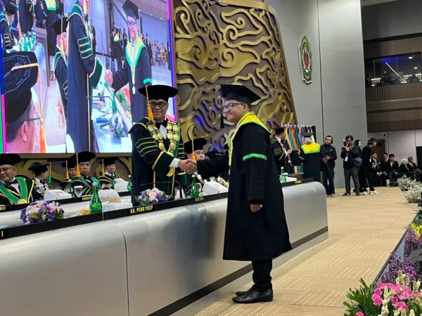 2.713 Mahasiswa dan Mahasiswi Universitas Jenderal Achmad Yani (Unjani) Kota Cimahi Gelar Wisuda (Mong)