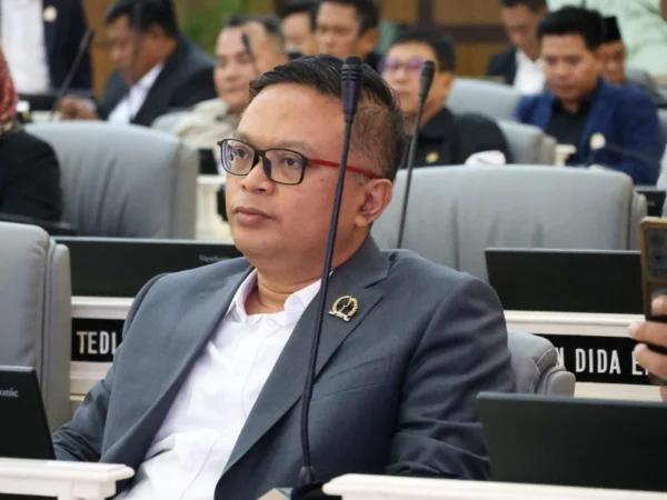 Ketua Fraksi PPP DPRD Jabar Zaini Shofari