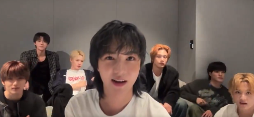 "WELCOME BACK RENJUN" Viral di X: Renjun NCT Kembali, Fans Rayakan dengan Antusias!