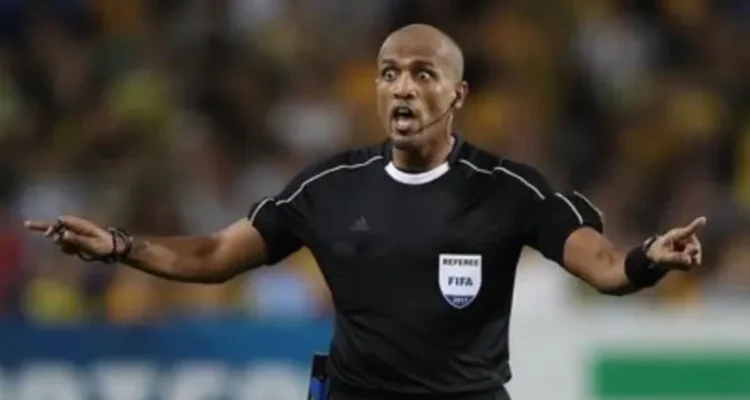 Wasit Ahmed Al Kaf jadi sorotan di laga Timnas Indonesia vs Bahrain/Instagram/Ahmedalkaf/