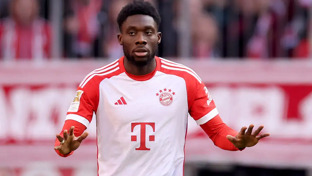 Bek kiri Bayern Munchen Alphonso Davies tengah diburu Real Madrid hingga Manchester United. (Getty Images)