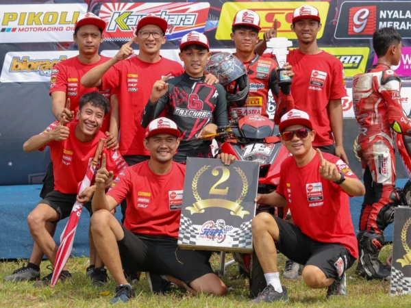 Kemenangan Tim balap binaan PT Daya Adicipta Motora (DAM), Honda Daya Jayadi Racing Team dalam Kejuaraan Nasional (Kejurnas) MotoPrix Region B yang digelar pada 9-10 November di Sirkuit Bukit Peusar, Tasikmalaya