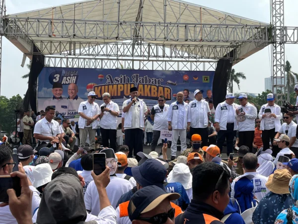 Ahmad Syaikhu-Ilham Habibie (ASIH) menggelar kampanye akbar di Lapangan Multiguna, Margahayu, Kota Bekasi pada Minggu (10/11/2024).