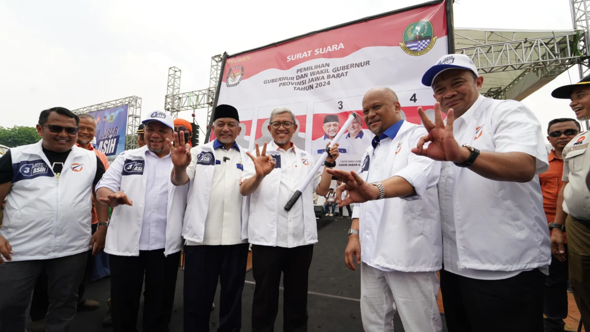 Pasangan ASIH saat mengucapkan bakal Ciptakan 3 Juta Lapangan Kerja baru untuk warga Jabar.