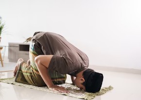 ILUSTRASI tips rajin sholat diawal waktu (freepik)