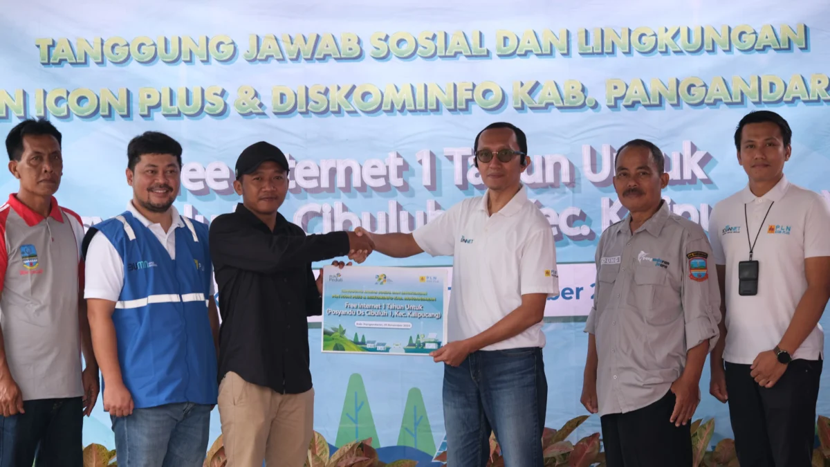 PLN Icon Plus yang berkolaborasi dengan Berkolaborasi dengan Diskominfo Kabupaten Pangandaran untuk hadirkan WIFI CORNER FREE INTERNET.