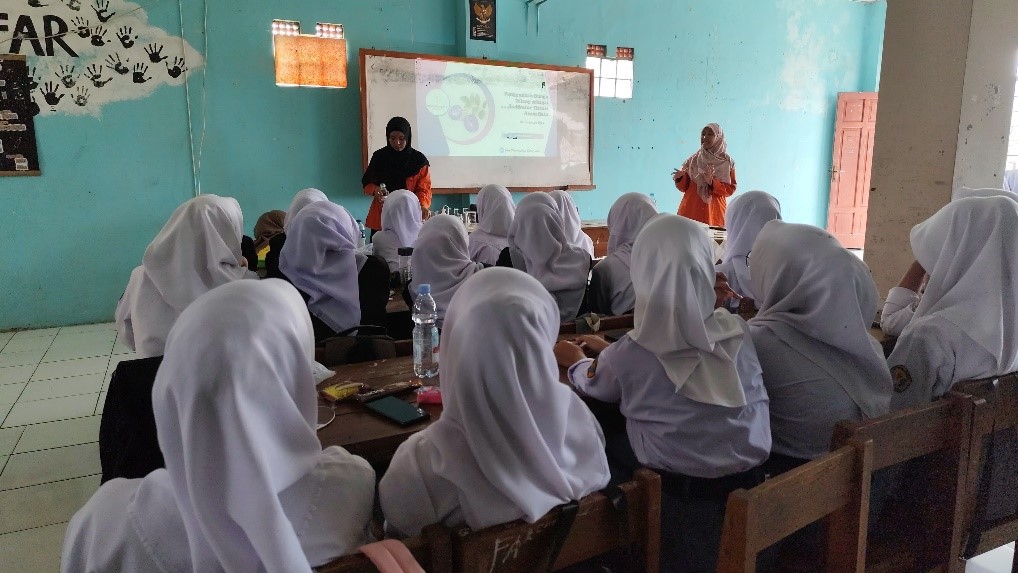 (Foto: Dosen Fakultas Farmasi Universitas Bhakti Kencana)