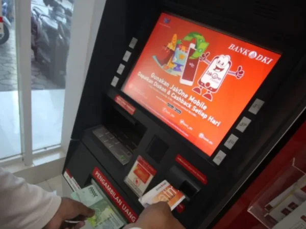 Cara Ambil Saldo Dana Bansos KLJ Kartu Lansia Jakarta Tahap 4 Lewat ATM Bank DKI