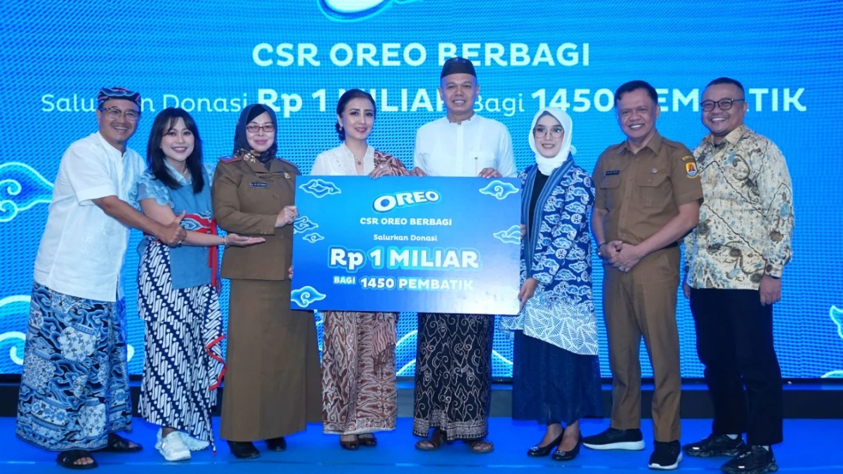 Dalam rangka Hari Batik Nasional Mondelez Indonesia Perusahaan makanan ringan dengan Brand Oreo di Kabupaten Cirebon.