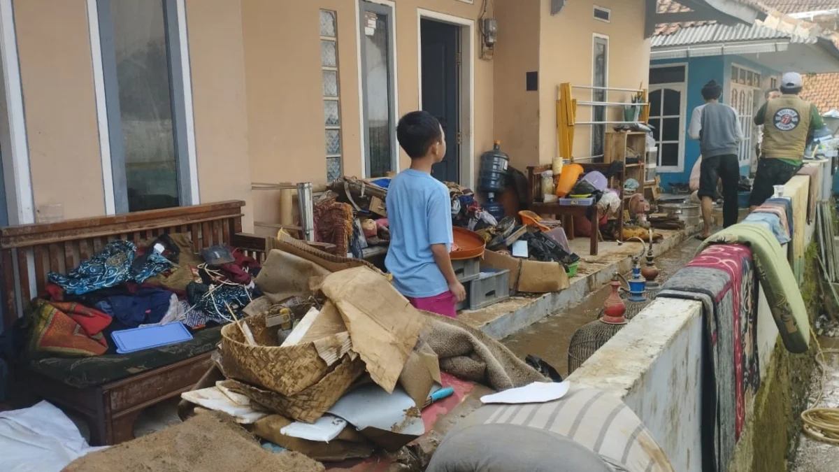 Sebanyak 136 jiwa terpaksa mengungsi pasca banjir bandang di Desa Banjaran, Kecamatan Banjaran Wetan, Kabupaten Bandung pada 5 Nopember 2024 lalu.