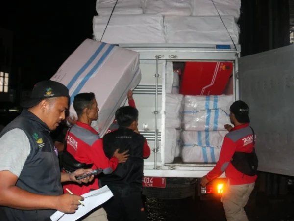 Sentra Abiyoso membantu menyalurkan bantuan kebencanaan untuk masyarakat terdampak banjir di wilayah Kecamatan Bojong Soang.