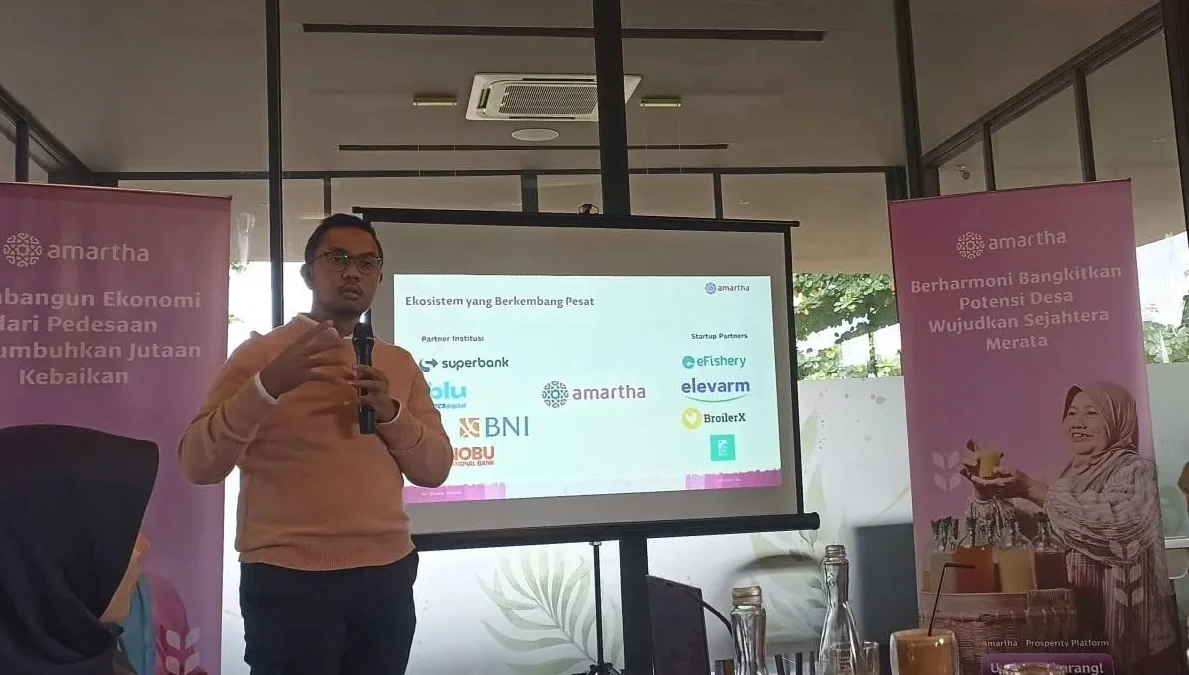 Founder & CEO Amartha Andi Taufan Garuda Putra saat menjelaskan UMKM berperan penting dalam meningkatkan kontribusi pertumbuhan ekonomi nasional sebesar delapan persen, Selasa, 26 November 2024.