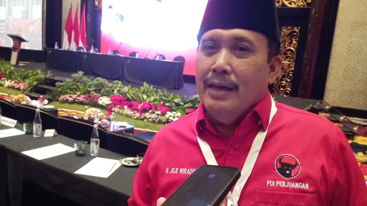 Calon Gubernur Jawa Barat Jeje Wiradinata mengaku kecewa dengan durasi waktu debat yang disediakan KPU Jabar mengenai penyampaian konsep visi dan misi.