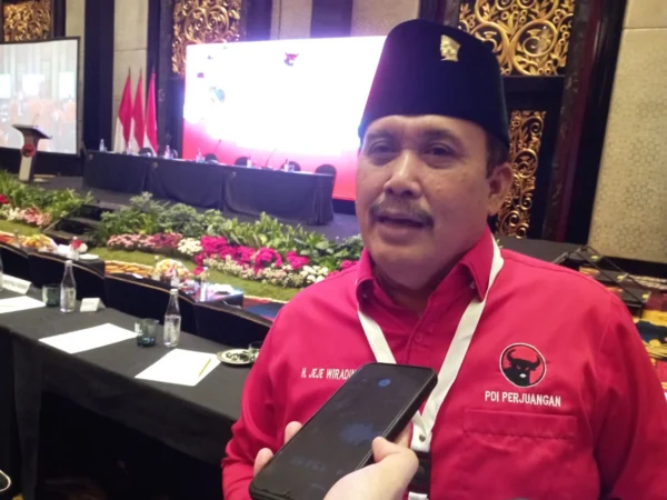 Calon Gubernur Jawa Barat Jeje Wiradinata mengaku kecewa dengan durasi waktu debat yang disediakan KPU Jabar mengenai penyampaian konsep visi dan misi.