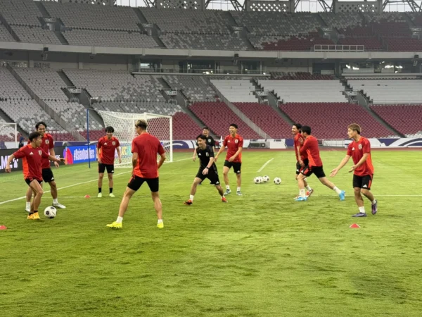 Kondisi lapangan Stadion Utama Gelora Bung Karno (GBK) jelang pertandingan Timnas Indonesia vs Jepang.