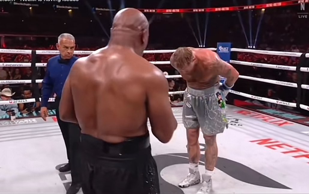 Pertandingan tinju antara Mike Tyson dan Jake Paul, termasuk bayaran fantastis keduanya. Berapa bayaran mereka?