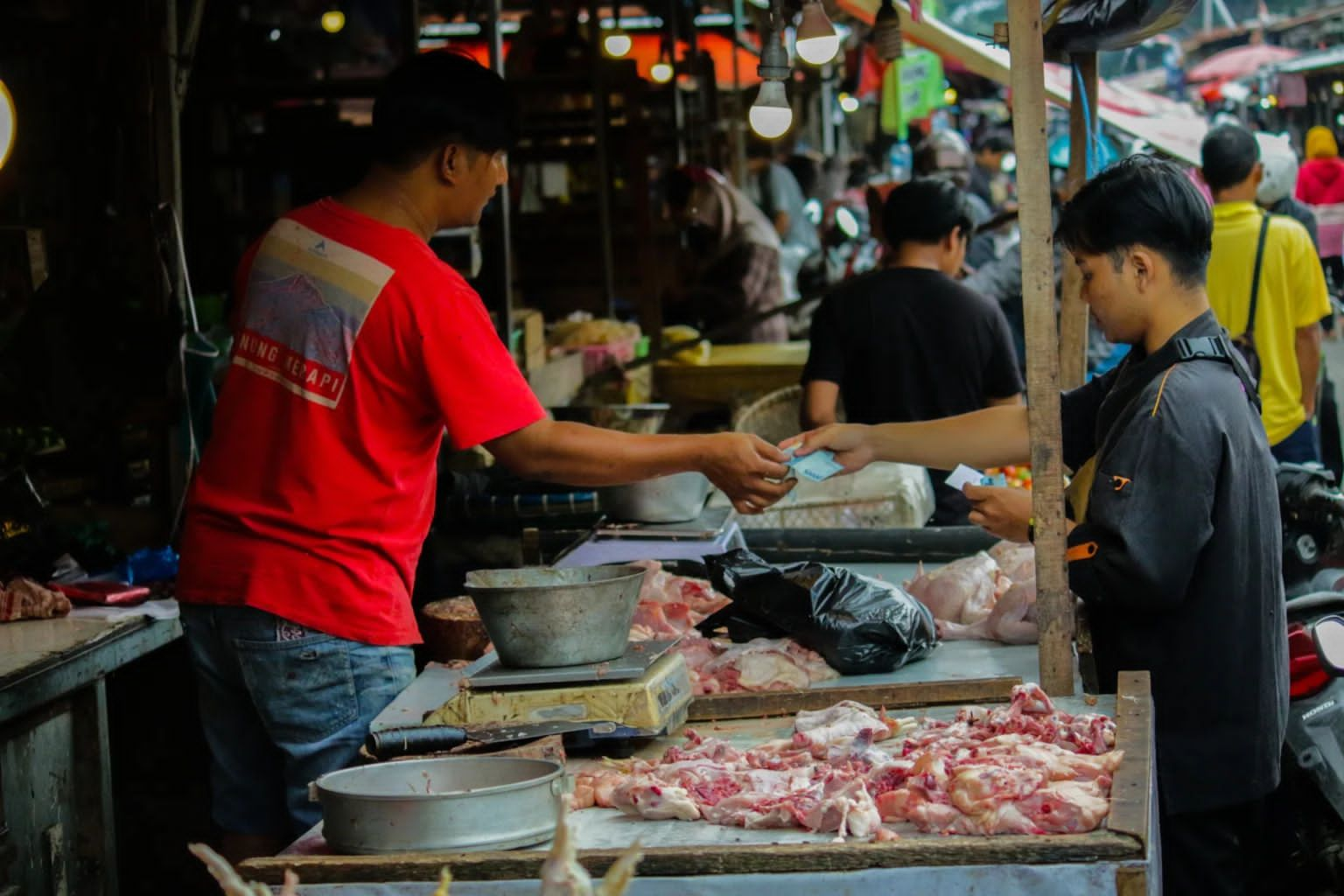 Foto ilustrasi : harga kepokmas naik serentak di pasar Kota Bandung (dok jabar ekspres)