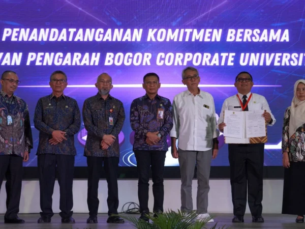 Launching Bogor Corporate University dan LMS SI ABANG TAMPAN di Auditorium Setda Cibinong, Kabupaten Bogor, Kamis (14/11)