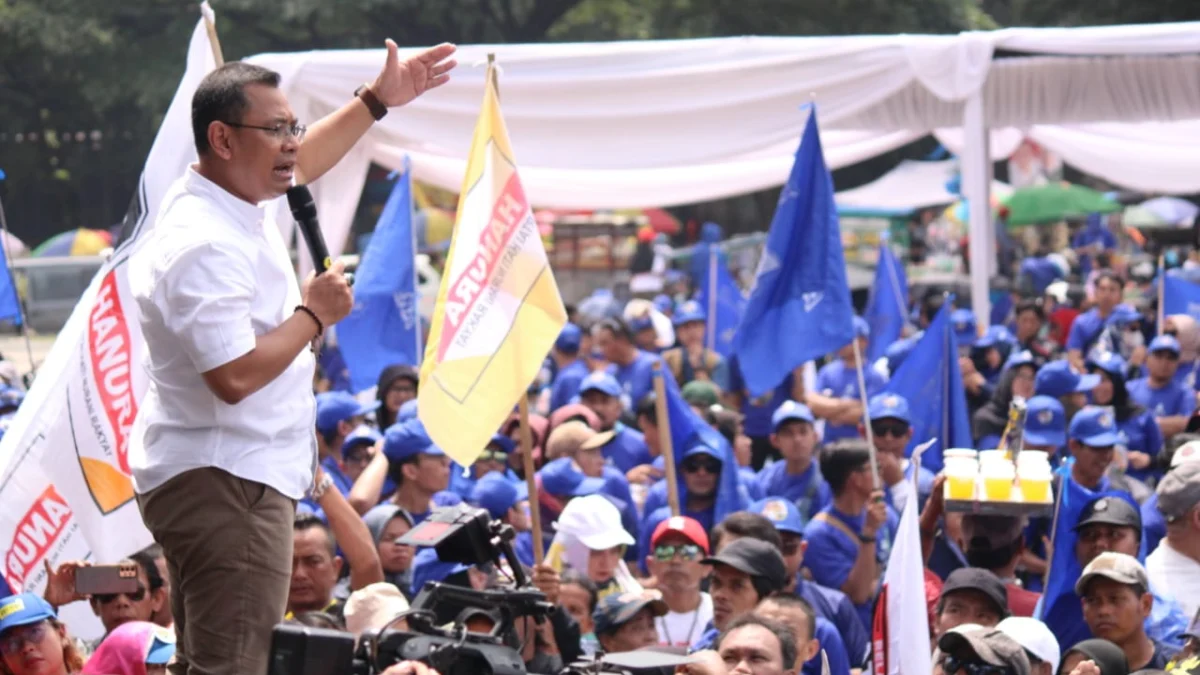 Cawalkot Arfi Rafnialdi saat berorasi dalam Kampanye Akbar di Lapangan Tegallega, Minggu (17/11).