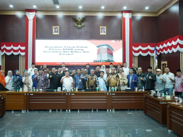 KPK gelar kegiatan sosialisasi dan supervisi pencegahan korupsi dengan DPRD Kota Bogor pada Selasa (19/11).