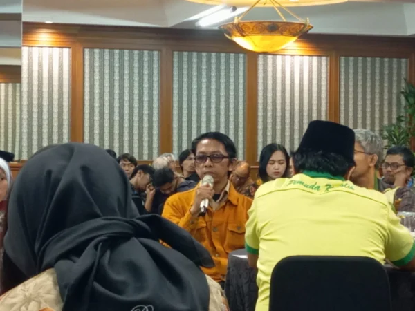 Pegiat dari Cahaya Inklusi Indonesia, Dudi Nurdin saat memaparkan keresahan bagi para calon pemimpin daerah jelang momen Pilkada Serentak 2024. (Nizar/Jabar Ekspres)