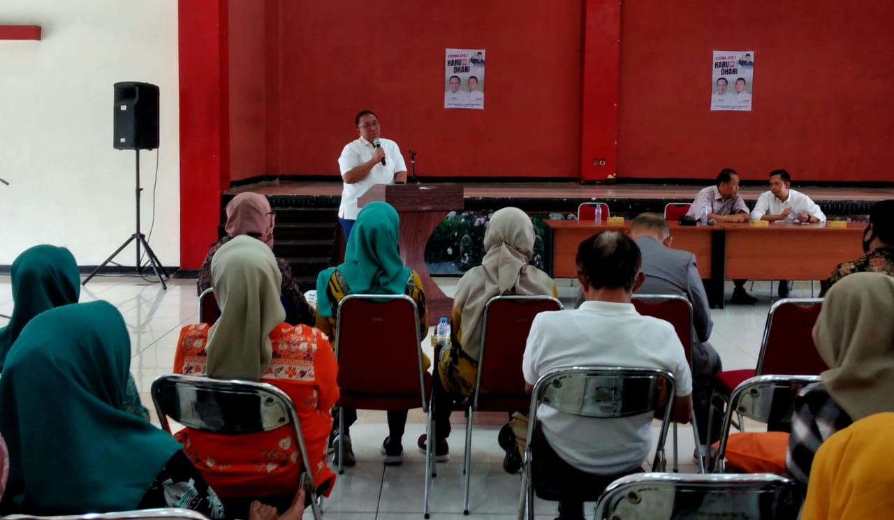 Cawalkot Haru Suandharu saat menyapa anggota Dekopinda Kota Bandung, Sabtu (23/11).