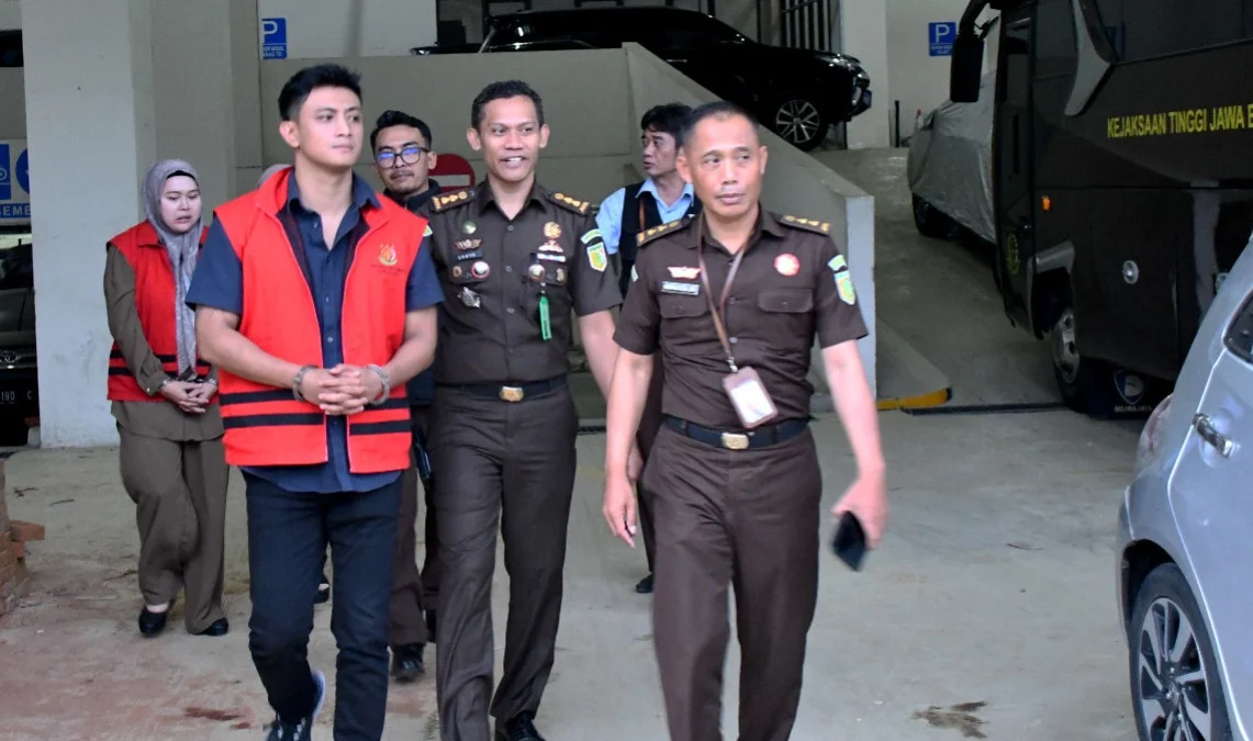 Kejaksaan Tinggi Jawa Barat ( Kejati Jabar ) mengungkap kasus penyalahgunaan atas tanah yang berlokasi di kawasan Kebun Binatang Bandung.